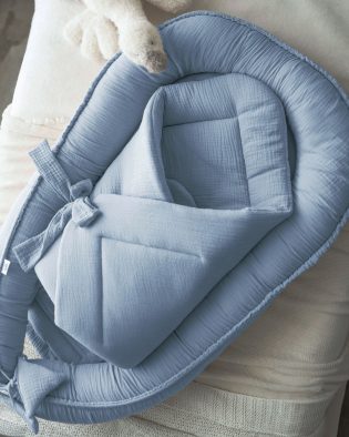 Zestaw 2w1 PaLulli® PREMIUM – Kokon niemowlęcy 100x60 cm + wiązany muślinowy rożek 75x75 cm – Niebieski