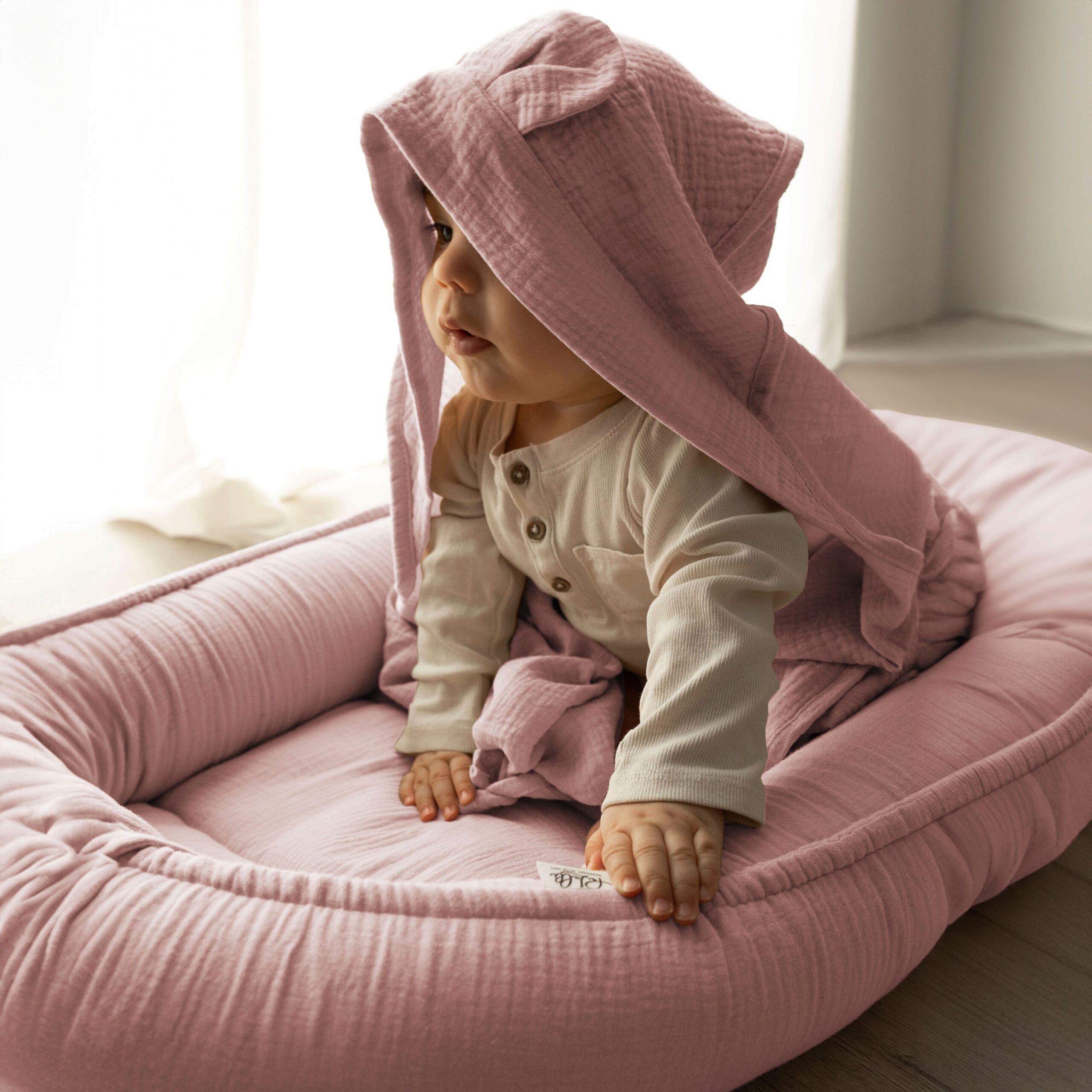 Kokon niemowlęcy z wyjmowanym wkładem PaLulli® PREMIUM z muślinu 100x60 cm z klapką na rzep - Różowy - obrazek 8